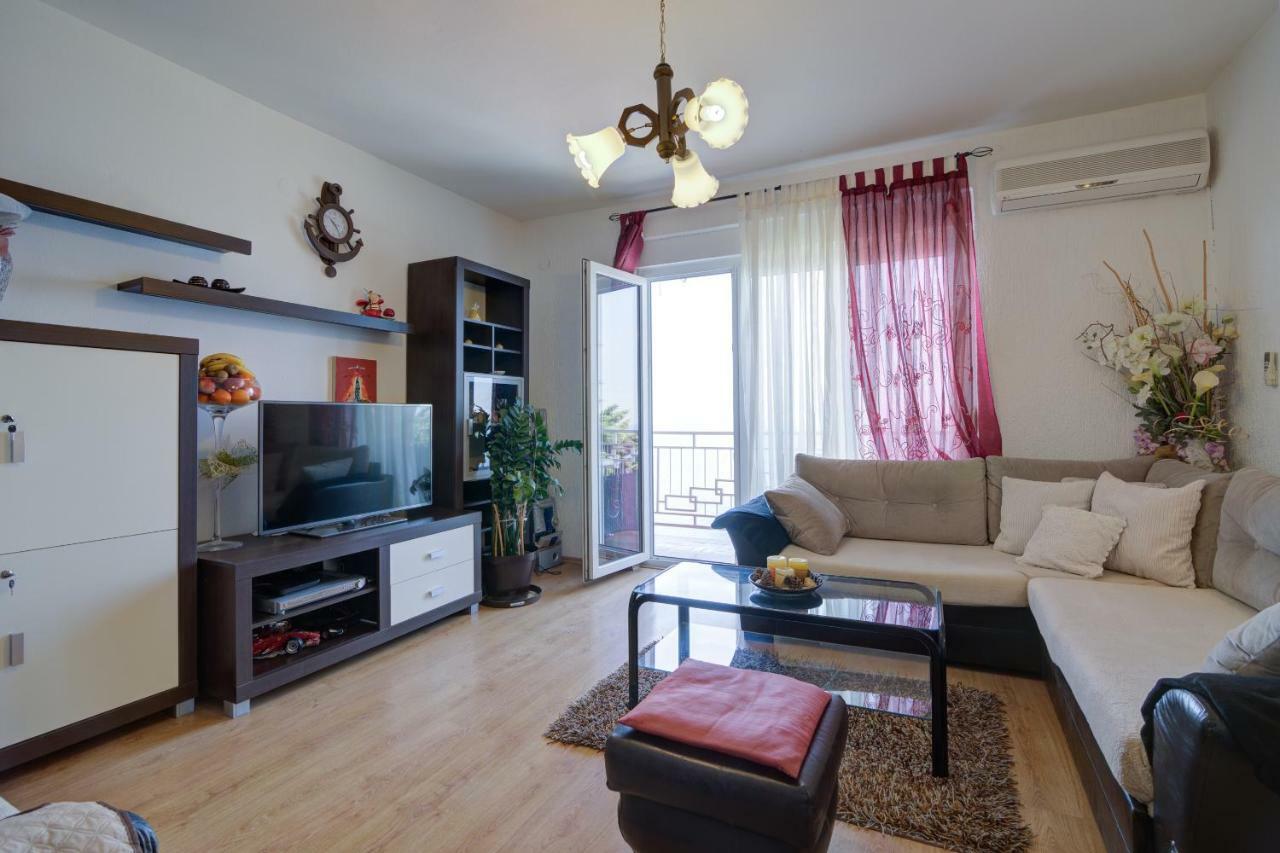Apartment Luca セニ エクステリア 写真